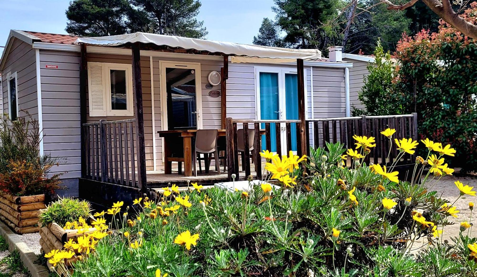 Camping Aux Portes De Cassis Roquefort-la-Bedoule Ngoại thất bức ảnh