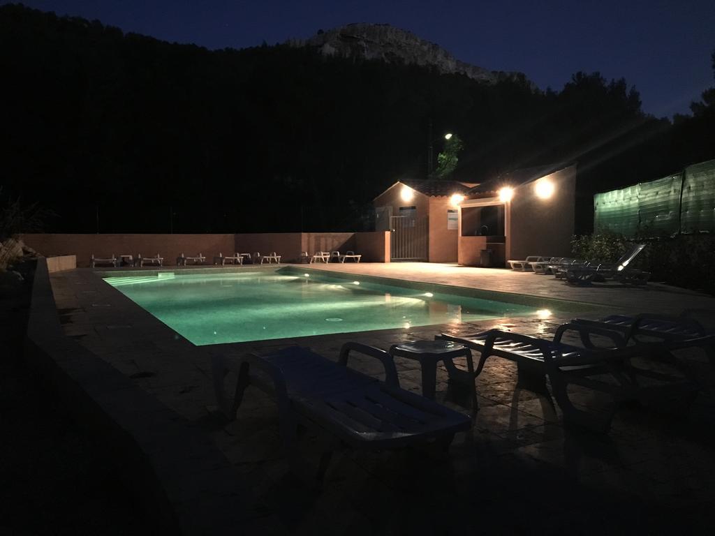 Camping Aux Portes De Cassis Roquefort-la-Bedoule Ngoại thất bức ảnh